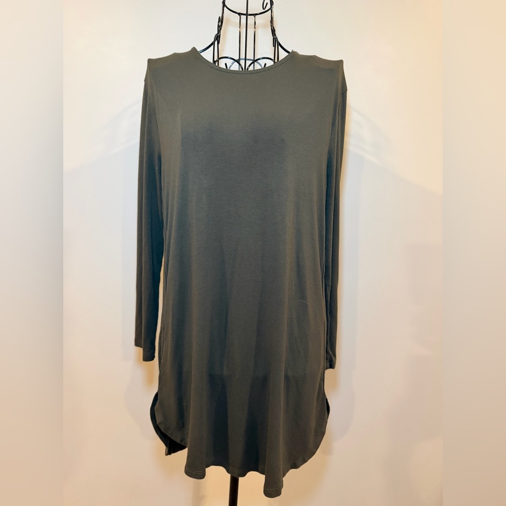 Charlie Paige Dark Green Tunic Top‎